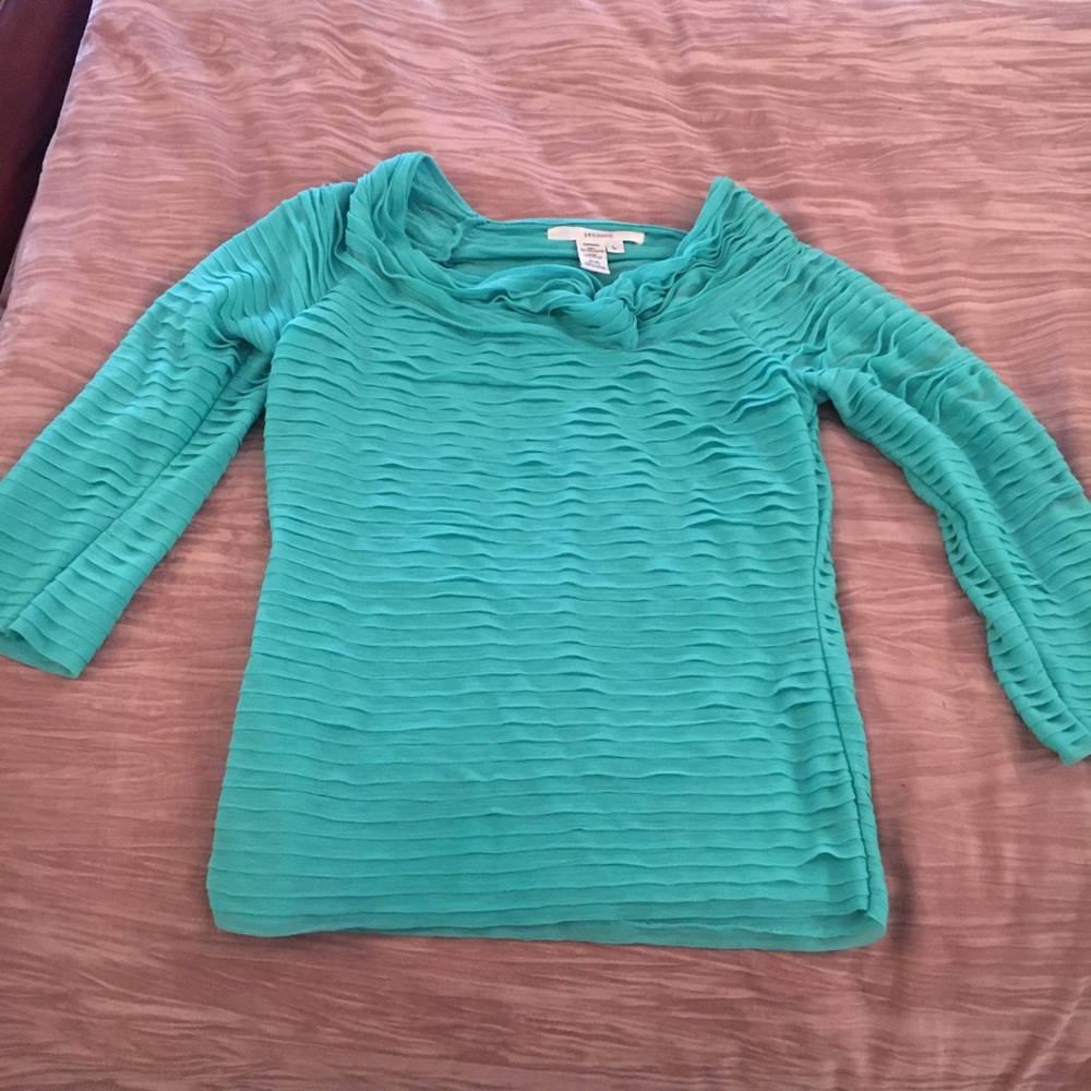 Beautiful layered aqua colored blouse 2/3 sleeve.